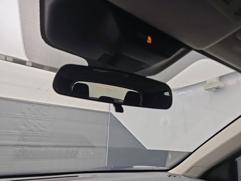 Used 2025 Nissan Kicks SV image 39