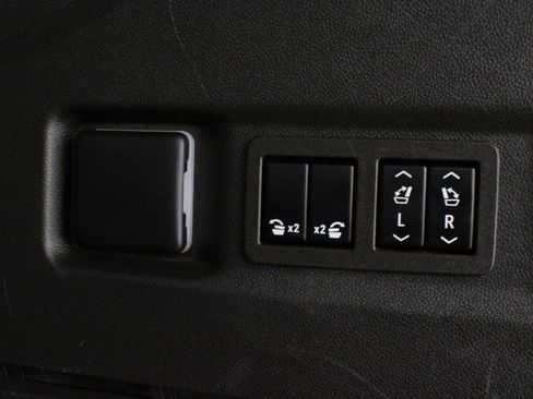 Used 2023 GMC Yukon Denali w/ LPO, Floor Liner Package AWD/4WD image 29