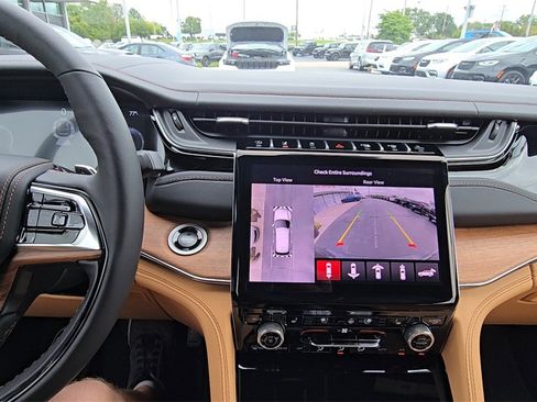 New 2025 Jeep Grand Cherokee Summit image 20