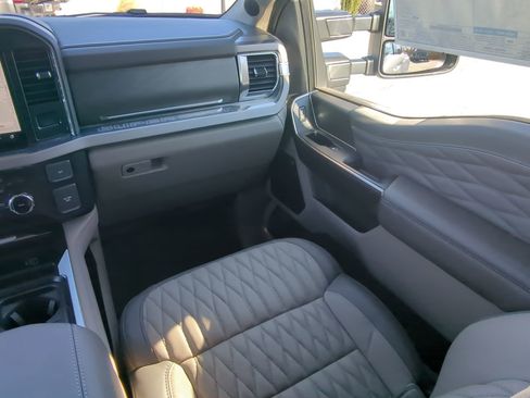 Used 2025 Ford F450 Platinum w/ Platinum Plus Package image 15