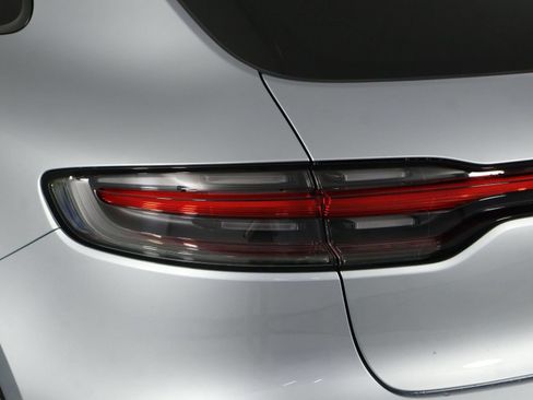 Certified 2026 Porsche Macan AWD/4WD image 21