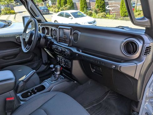Used 2023 Jeep Wrangler Unlimited w/ Sun & Screen Package AWD/4WD image 25