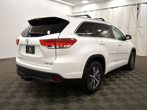 Used 2018 Toyota Highlander XLE image 8