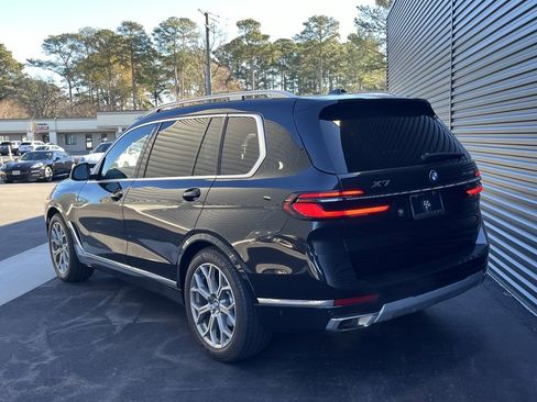 Used 2023 BMW X7 xDrive40i w/ Executive Package image 3