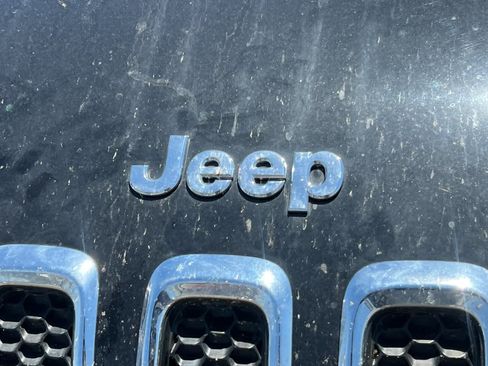 Used 2017 Jeep Cherokee Latitude w/ Comfort/Convenience Group AWD/4WD image 13