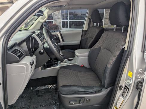 Used 2010 Toyota 4Runner SR5 AWD/4WD image 11
