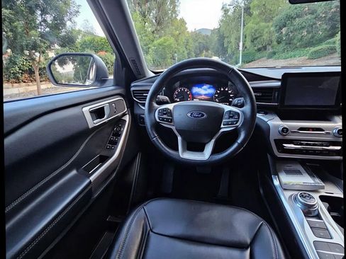 Used 2023 Ford Explorer XLT w/ Equipment Group 202A image 33