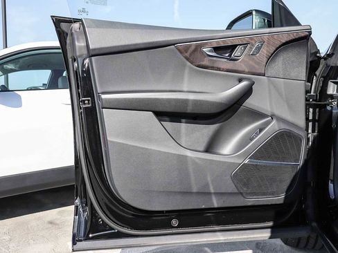 Used 2022 Audi Q8 Premium Plus image 30