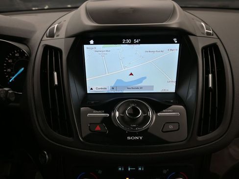 Used 2019 Ford Escape Titanium image 25