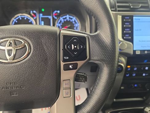 Used 2022 Toyota 4Runner Limited AWD/4WD image 33
