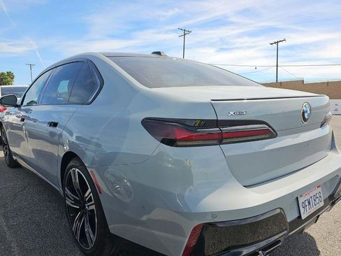 Used 2023 BMW 760i xDrive w/ Executive Package image 3