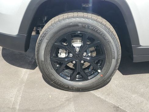 New 2026 Jeep Grand Cherokee Altitude RWD image 5