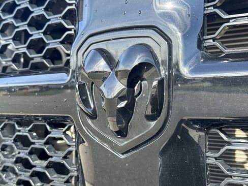 Used 2019 RAM 1500 Express w/ Wheel & Sound Group AWD/4WD image 10