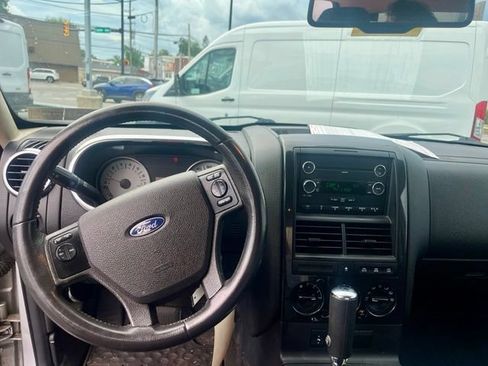 Used 2010 Ford Explorer Sport Trac XLT AWD/4WD image 11