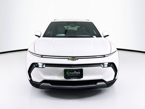 Used 2025 Chevrolet Equinox EV LT image 2
