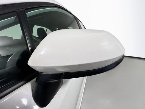 Used 2022 Toyota Corolla LE FWD image 13