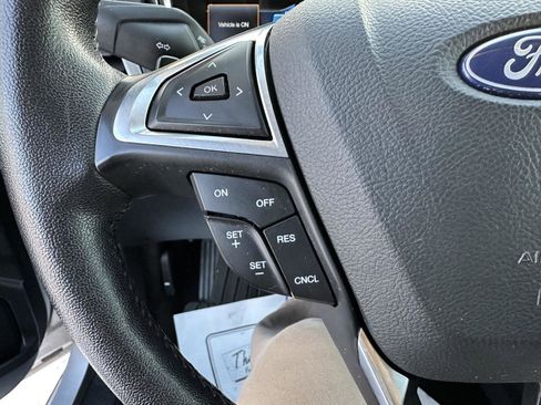 Used 2018 Ford Fusion SE w/ Fusion SE Technology Package image 26