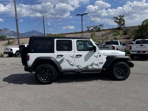 Used 2023 Jeep Wrangler Unlimited w/ Cold Weather Group AWD/4WD image 9