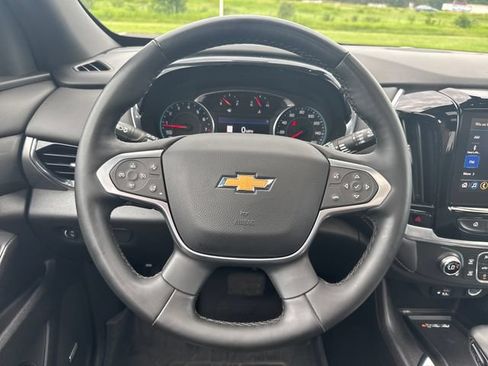 Used 2023 Chevrolet Traverse LT w/ LT Premium Package AWD/4WD image 17