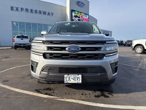 Used 2024 Ford Expedition XLT image 2