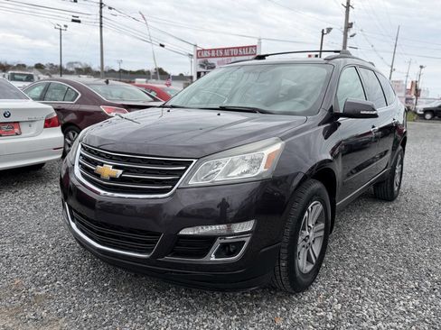 Used 2015 Chevrolet Traverse LT image 3