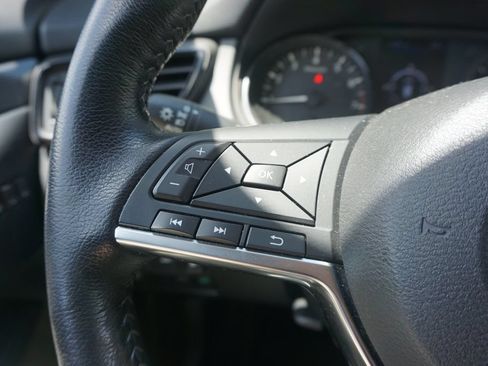 Used 2020 Nissan Rogue SV w/ Premium Package FWD image 7