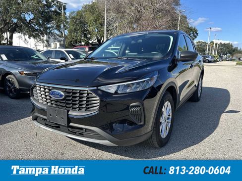 Used 2023 Ford Escape Active image 1