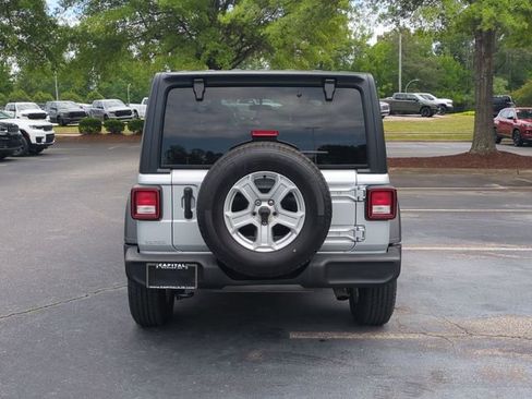 Certified 2022 Jeep Wrangler Unlimited Sport AWD/4WD image 4