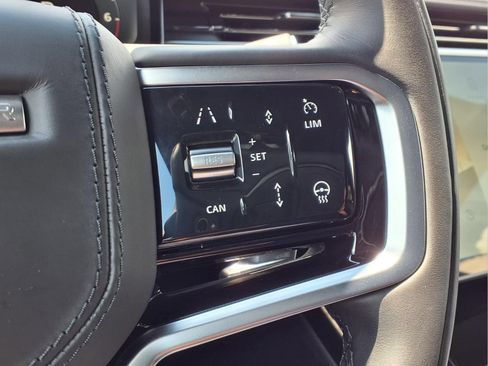Used 2025 Land Rover Range Rover Sport AWD/4WD image 20
