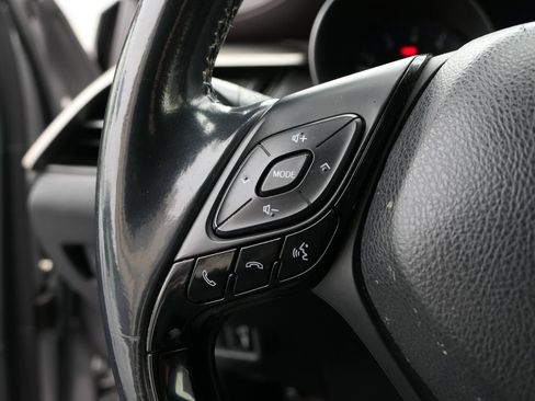 Used 2019 Toyota C-HR Limited FWD image 15