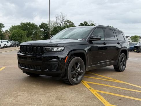 New 2025 Jeep Grand Cherokee L Altitude RWD image 4