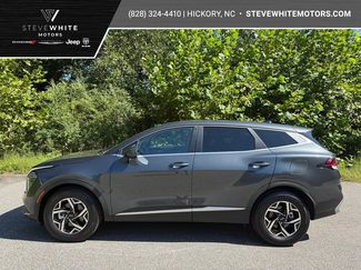 Used 2024 Kia Sportage LX image 1