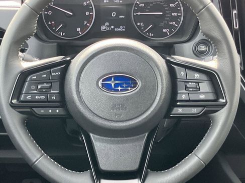 Used 2025 Subaru Forester Premium image 19