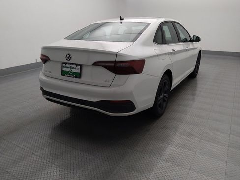 Used 2023 Volkswagen Jetta SE w/ Panoramic Sunroof Package FWD image 7
