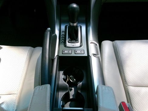 Used 2010 Acura TL w/ Technology Package FWD image 31