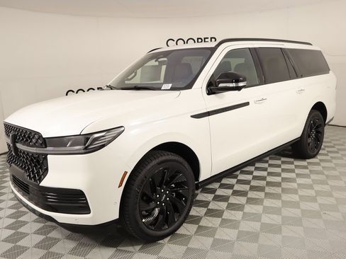 New 2025 Lincoln Navigator L Reserve w/ Jet Appearance Package image 10