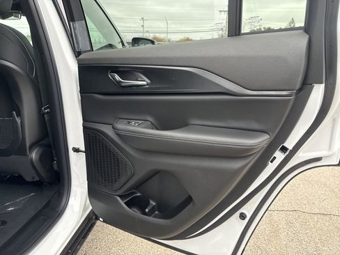 New 2026 Jeep Grand Cherokee Laredo AWD/4WD image 27