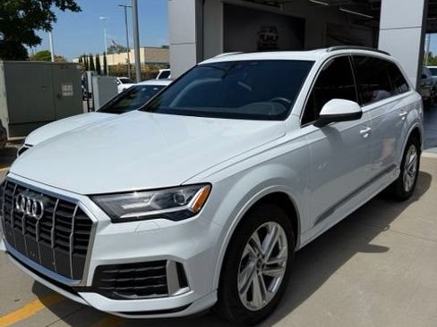 Used 2023 Audi Q7 2.0T Premium w/ Towing Package AWD/4WD image 6