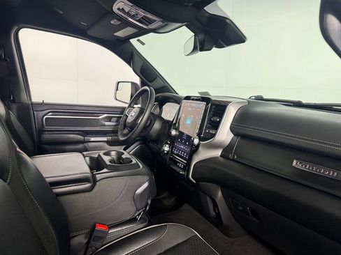 Used 2025 RAM 1500 Laramie AWD/4WD image 33