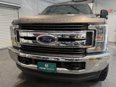 Used 2018 Ford F250 XLT AWD/4WD image 2