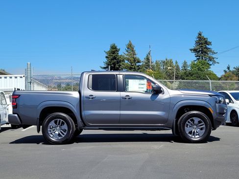 New 2026 Nissan Frontier SV w/ Tow Package AWD/4WD image 4