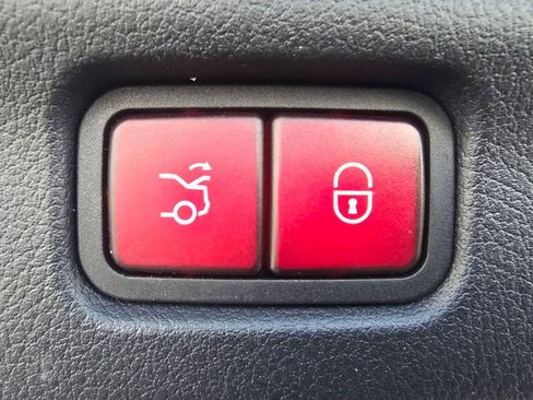 Used 2023 Mercedes-Benz C 300 C 300 image 18