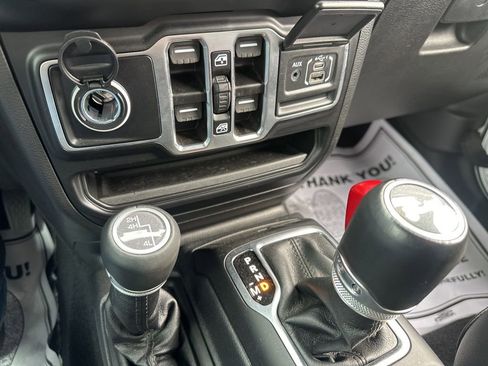 Used 2023 Jeep Wrangler Altitude image 50