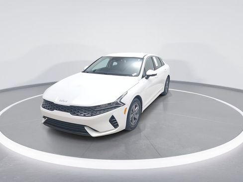 Used 2024 Kia K5 LXS image 3