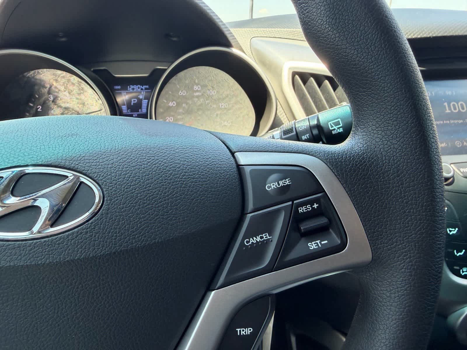 Used 2015 Hyundai Veloster FWD image 13