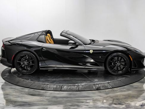 Used 2022 Ferrari 812 GTS RWD image 26