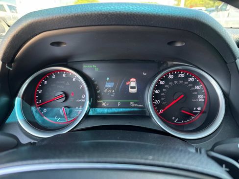 Used 2018 Toyota Camry XSE image 32