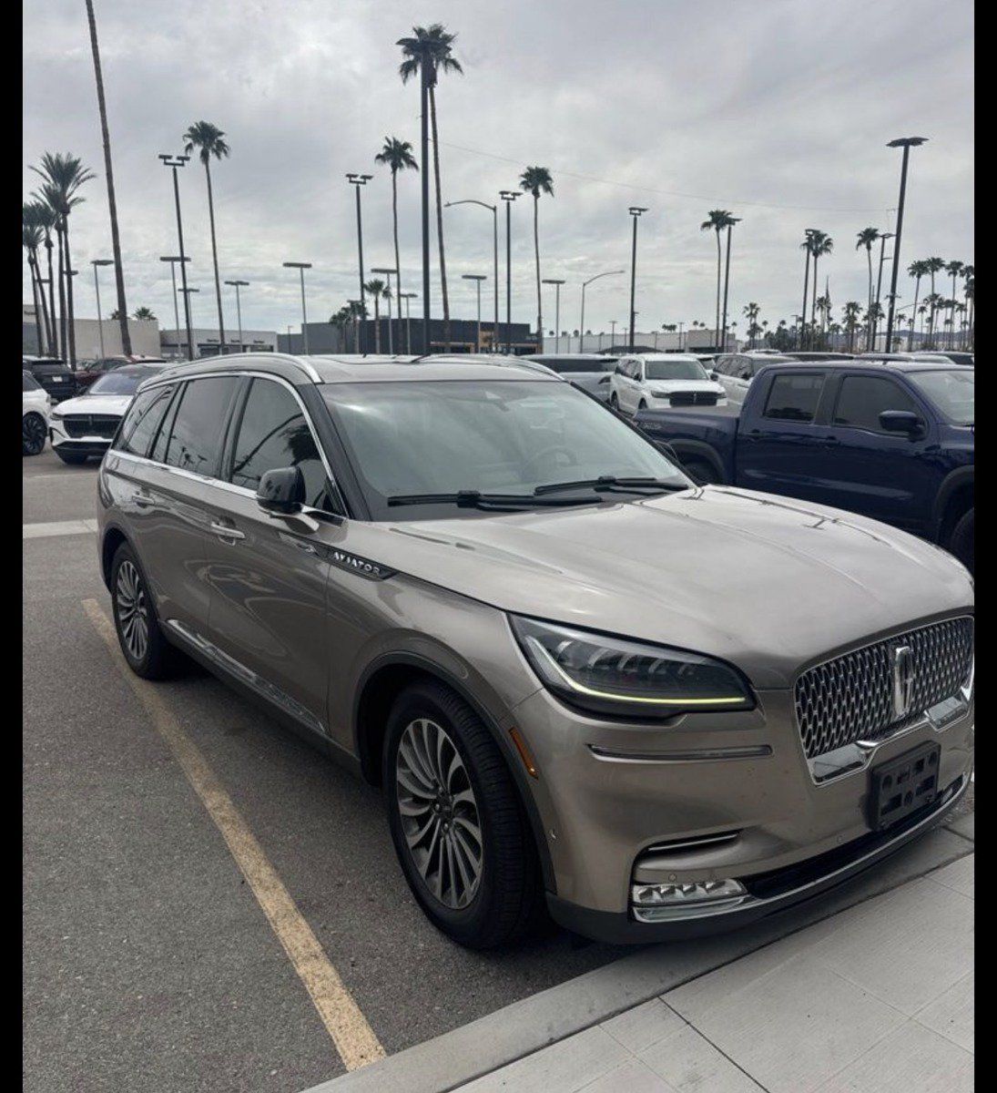 Used 2020 Lincoln Aviator Reserve w/ Equipment Group 201A RWD image 4