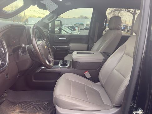 Used 2020 Chevrolet Silverado 2500 LTZ w/ LTZ Premium Package image 12