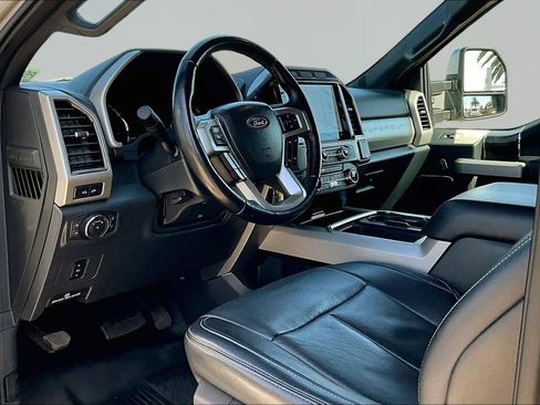 Used 2022 Ford F250 Lariat w/ Lariat Value Package AWD/4WD image 19